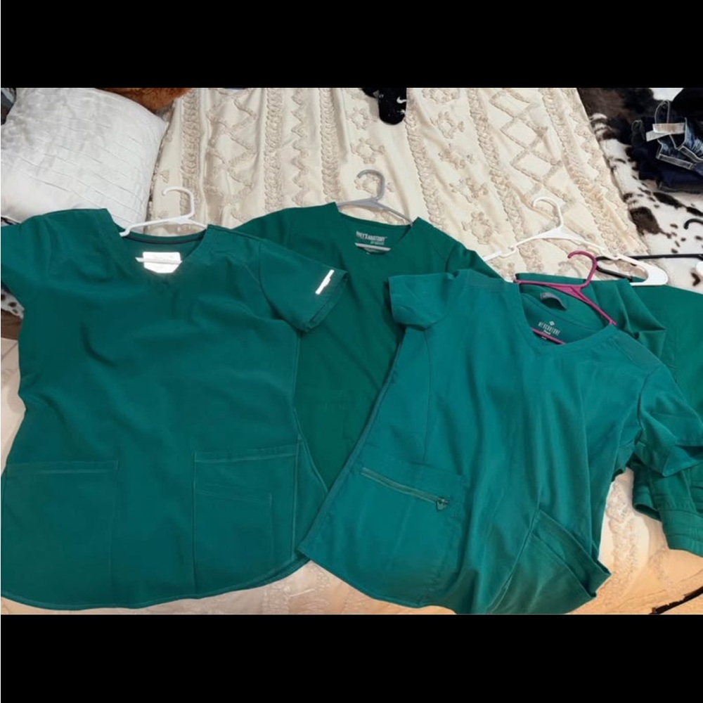 Women’s scrub sets